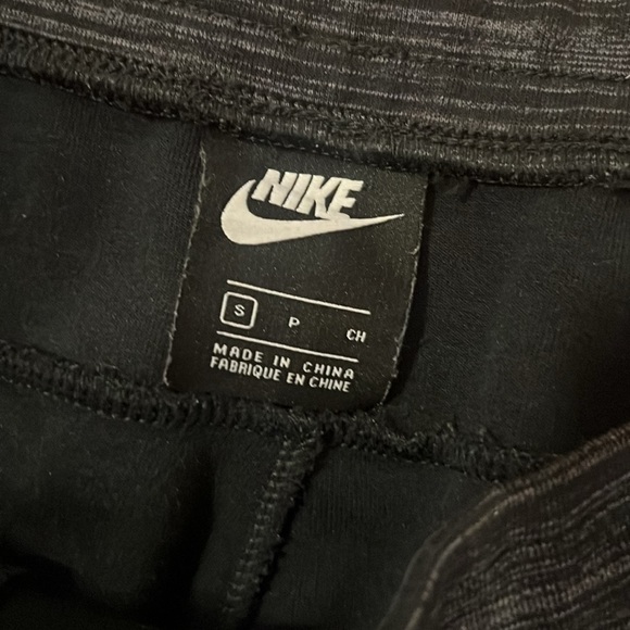 Nike Tech Fleece Sweatpants - Picture 3 of 3